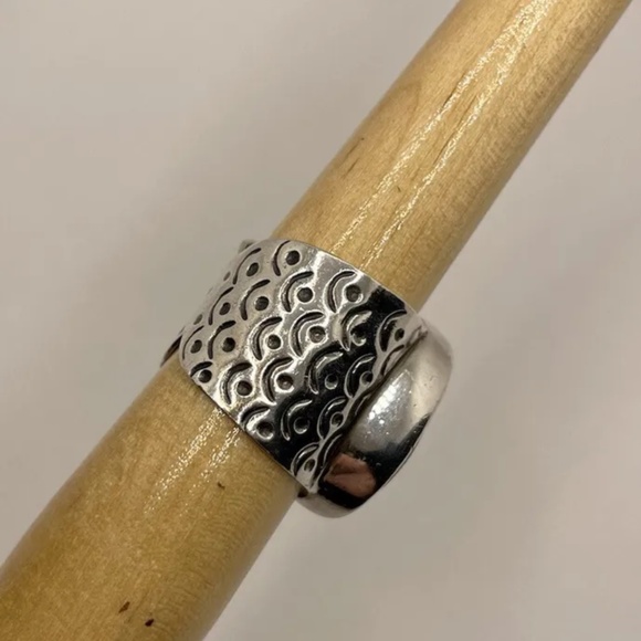 Large Sterling Silver Genuine Coral Ring with Scales Design Sz 6 - Picture 2 of 5